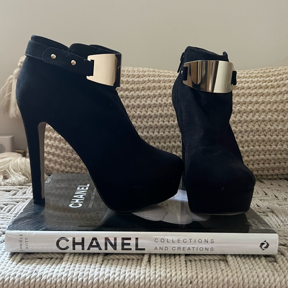 MIXX SHUZ platform booties, size 6.5